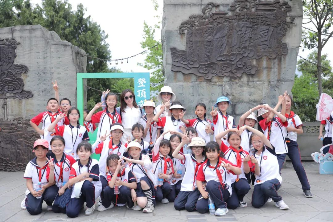 將進酒旅行社研學活動 | 探秘竇圌山，感悟古建智慧！2025年中原愛心學校竇圌山研學活動。